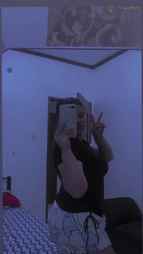 Another photo of Samantha