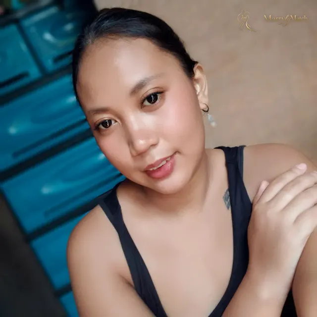 Another photo of Alona