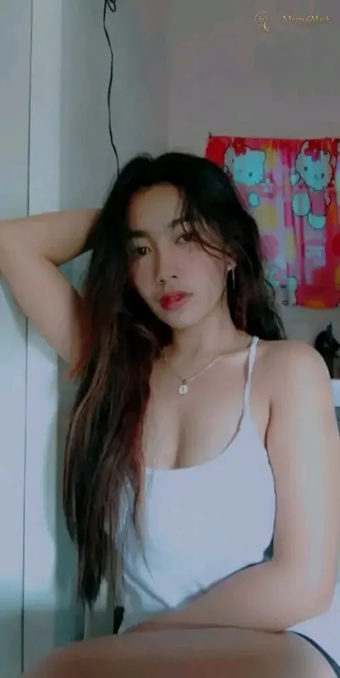 Another photo of Ara Queen