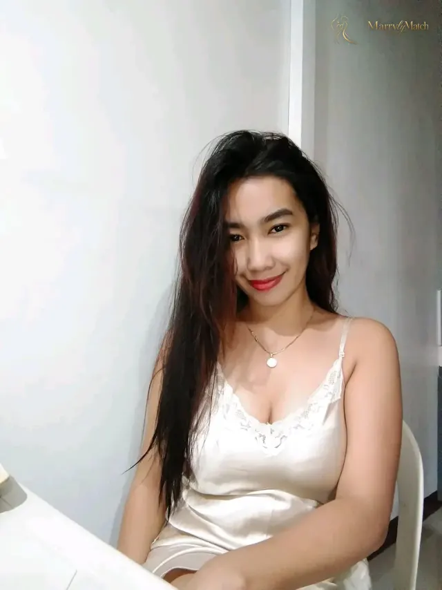 Ara Queen, 26