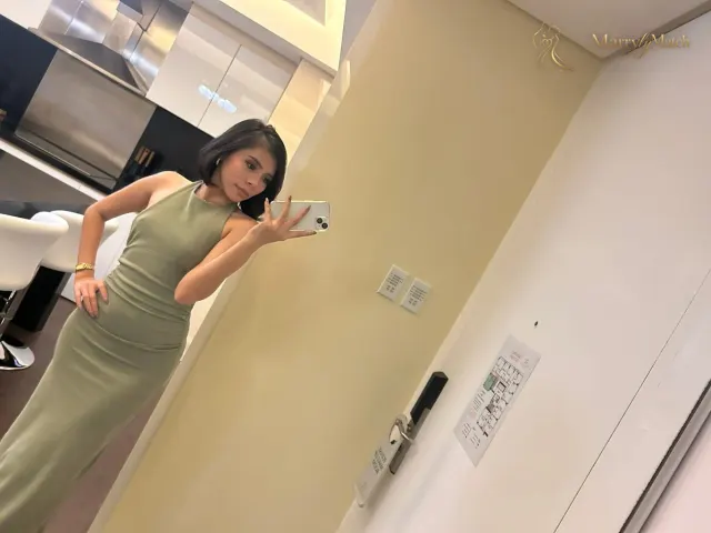 Merrylan, 24