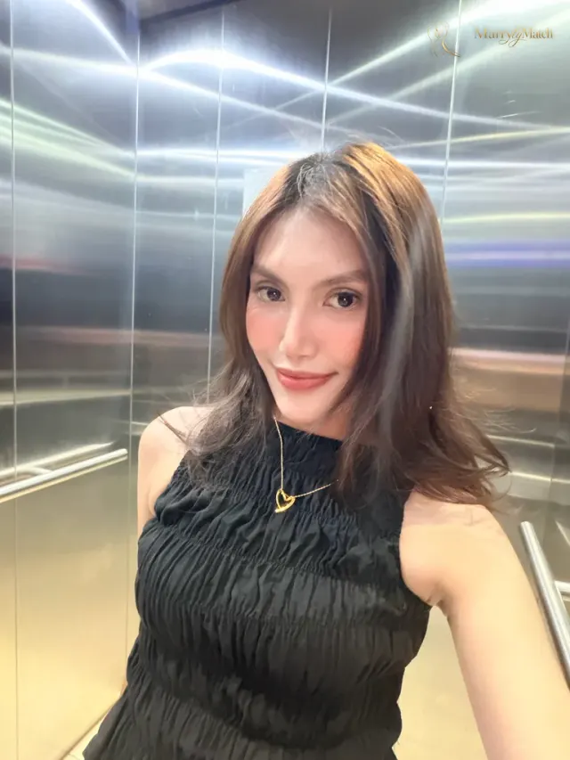 Donna, 27