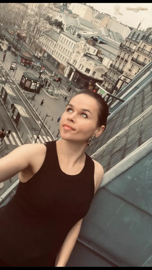 Another photo of Oksana