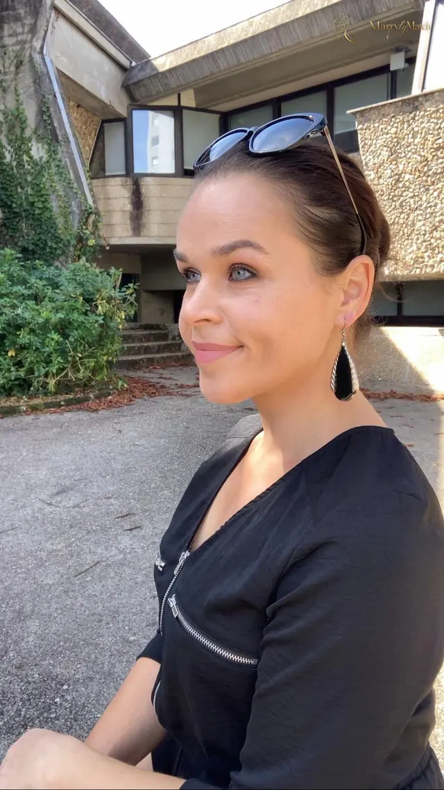 Another photo of Oksana