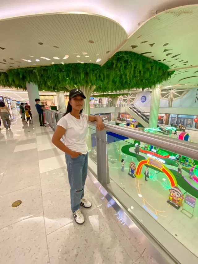 Rowela, 20