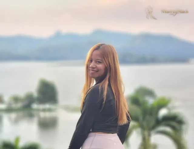JINNELYN, 33