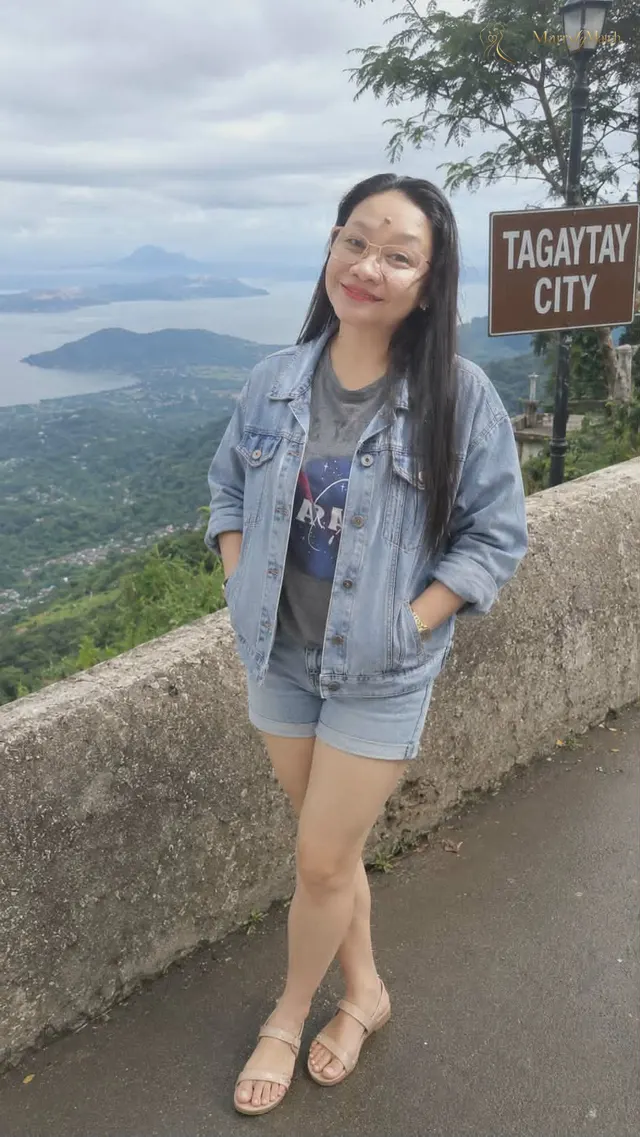 Charina, 46