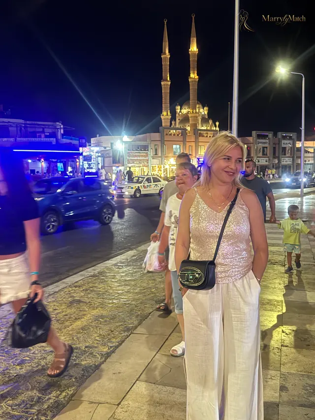 Yuliia, 50