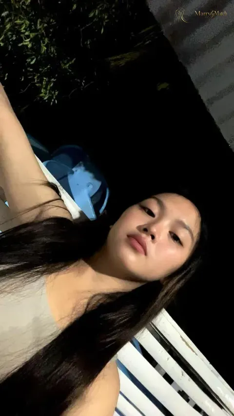 Another photo of Evelyn
