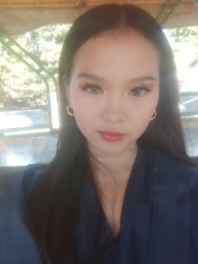 Another photo of Evelyn