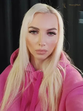 Another photo of DARYA