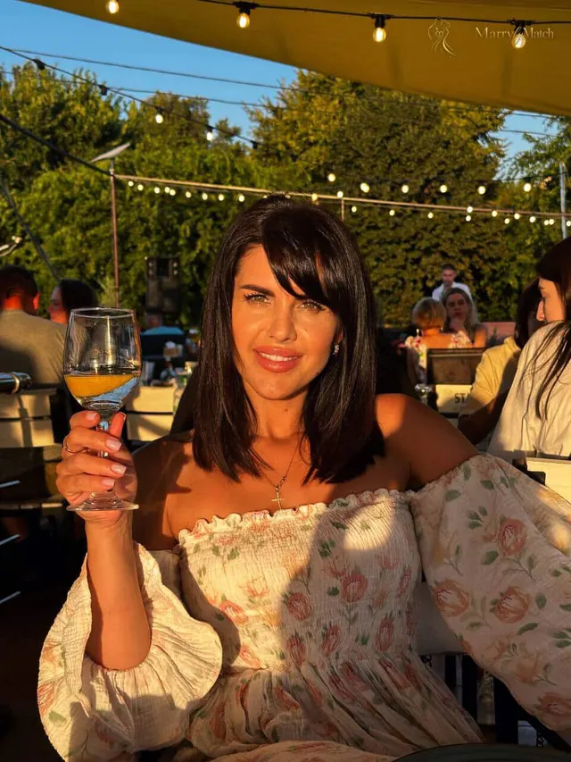 Lina, 40