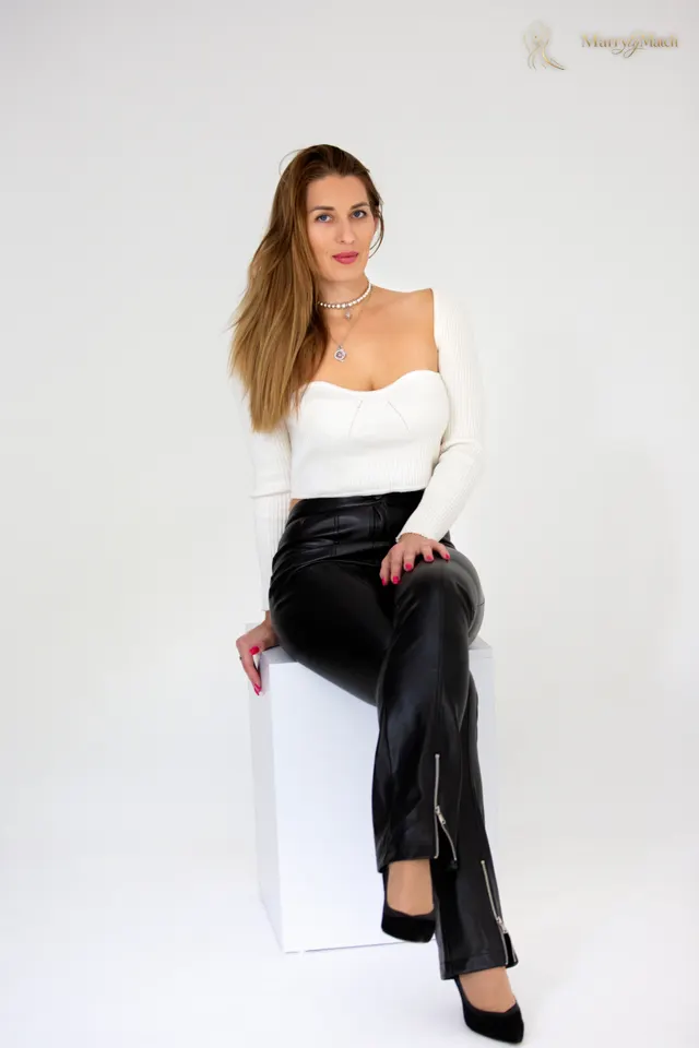Mariya, 38