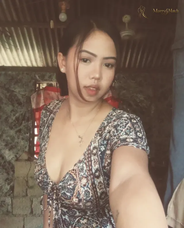 Aya, 20