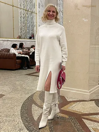ELENA, 54
