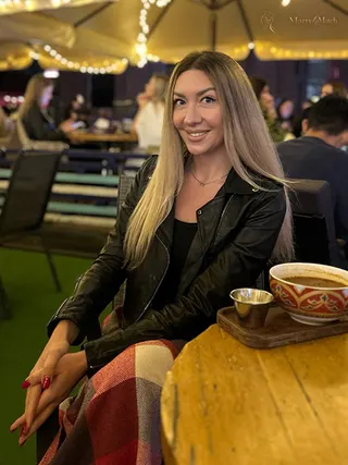 Another photo of YULIYA