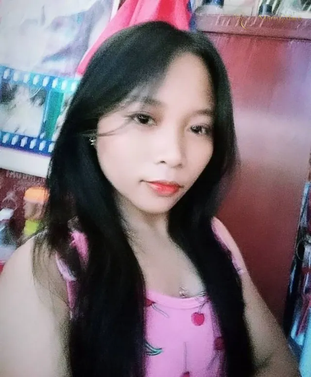 Another photo of Kris Tine