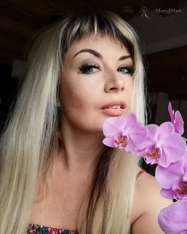 Alena, 49