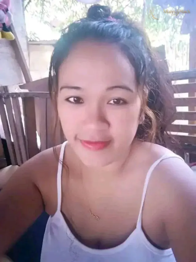 Rosemarie, 34