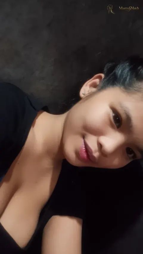 Another photo of Ashley