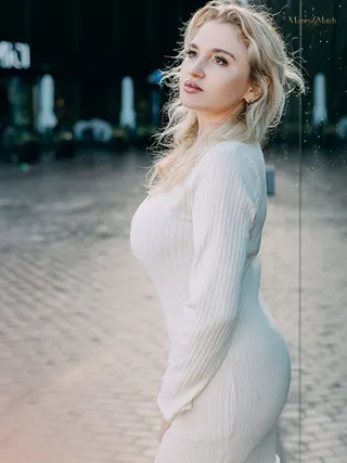 ELENA, 46