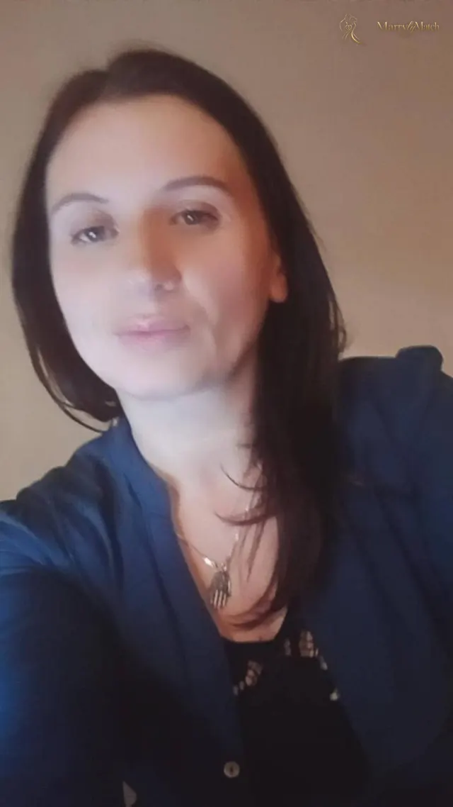 Anna, 42