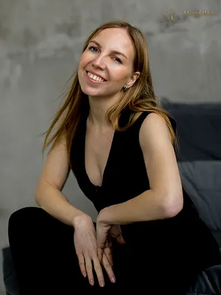 YULIYA, 42