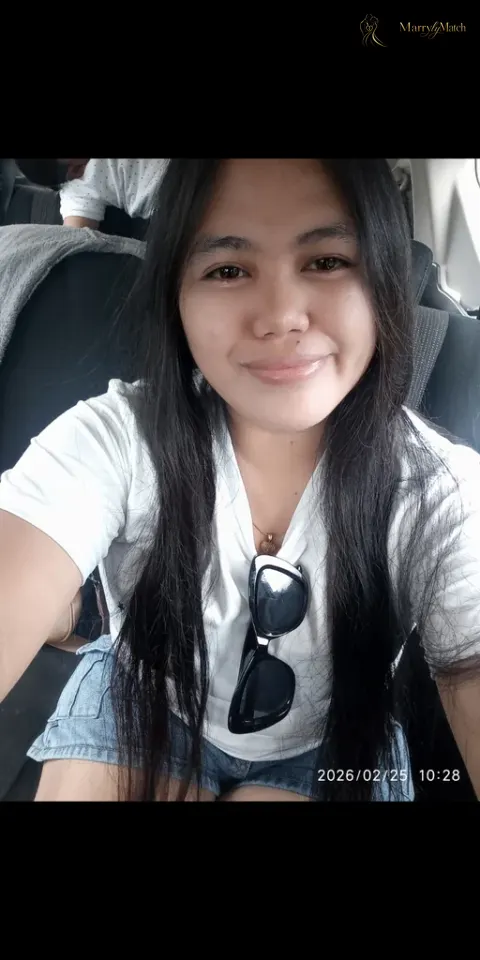 Bea, 24