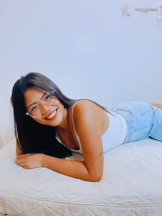 Isabelle, 30