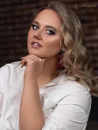 Another photo of YULIYA