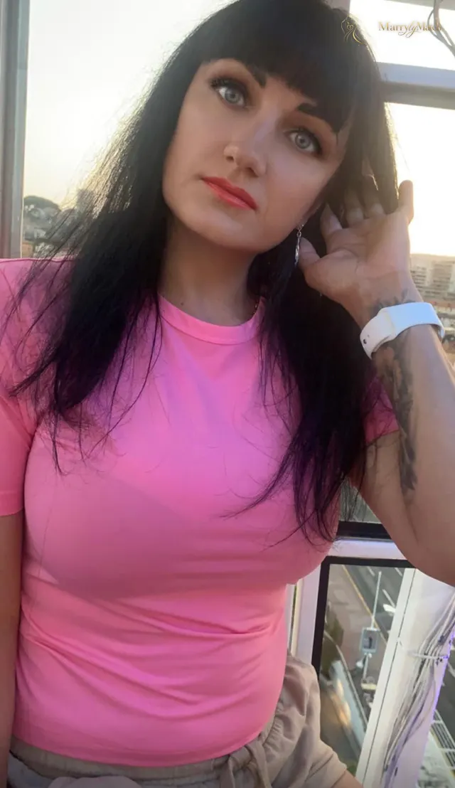 Another photo of Oksana