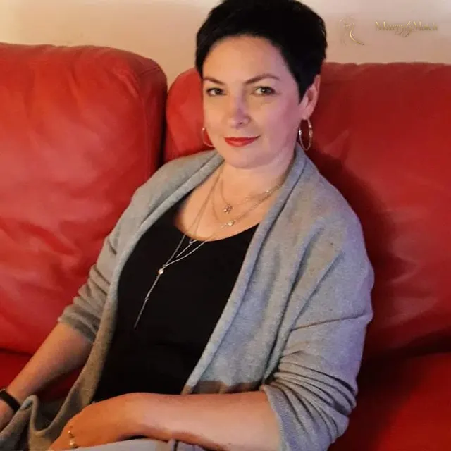Larisa, 47
