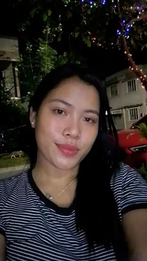 Delia, 27