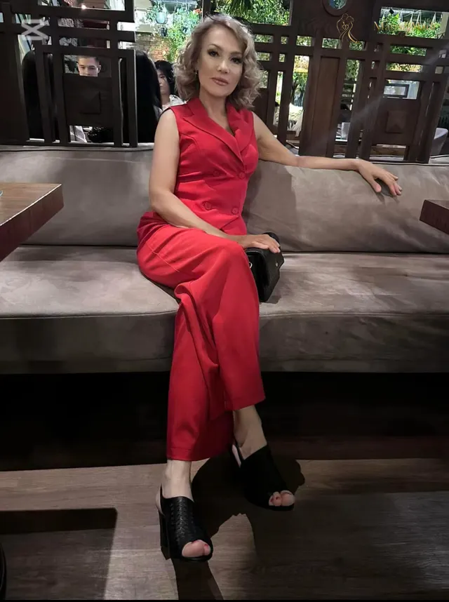 Natalia, 56