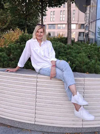 Another photo of ANZHELA