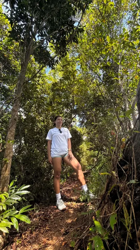 Another photo of Vanessa