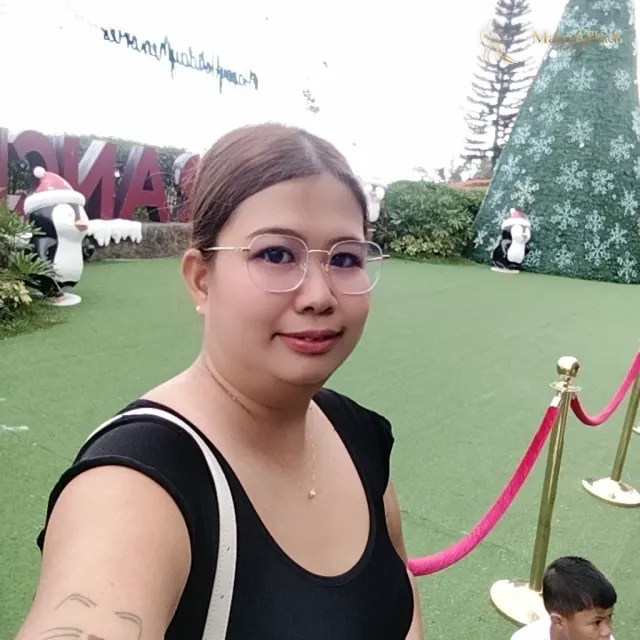 Rachel, 34