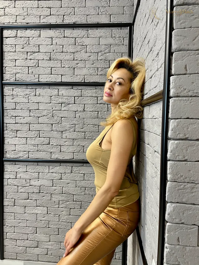 Another photo of Elena