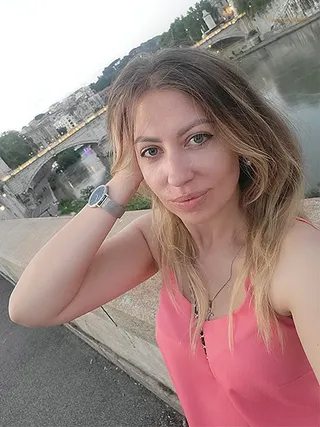 NATALYA, 37