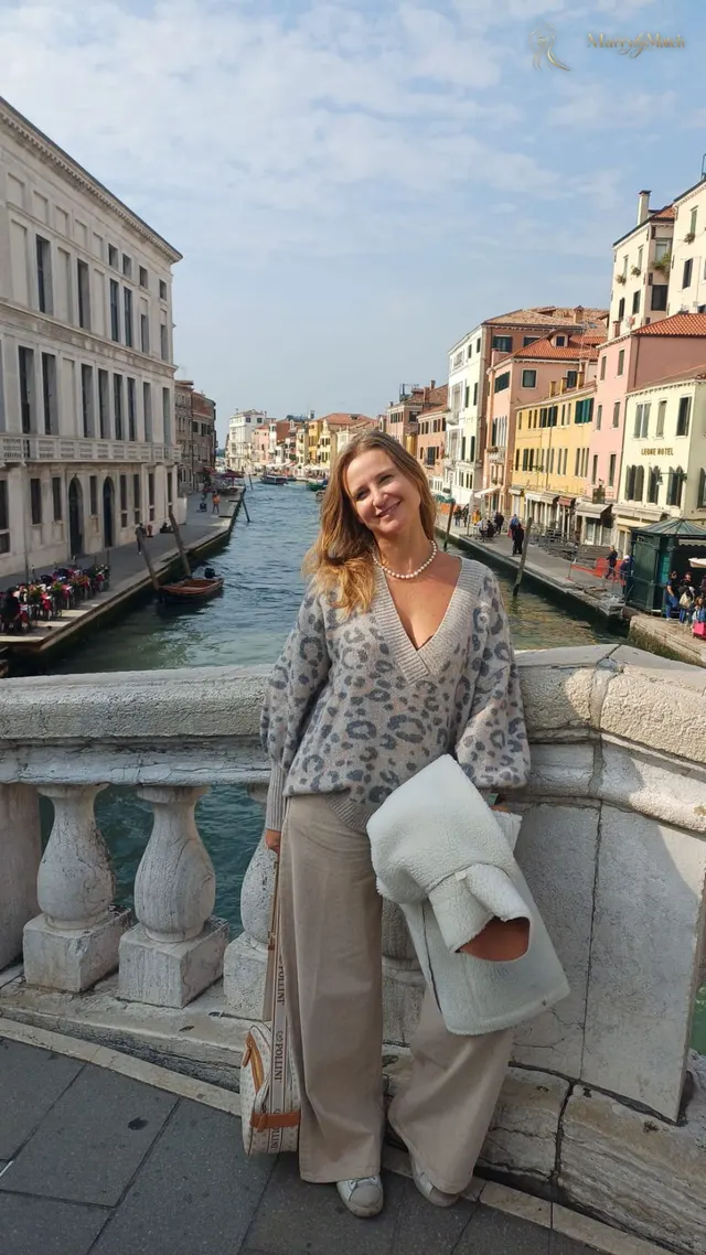 Bogdana, 44