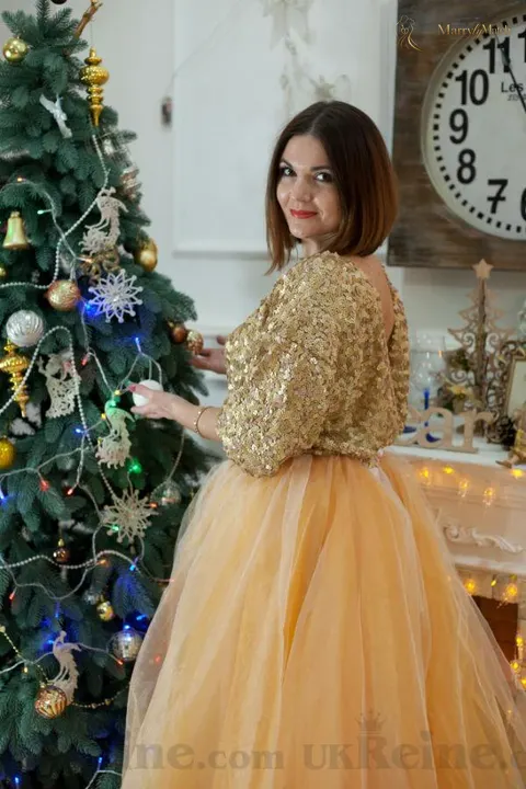 Elena, 45