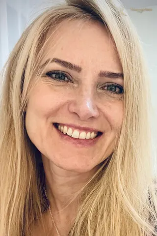 ELENA, 43