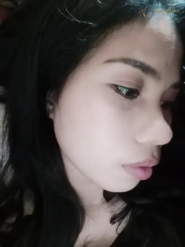 Another photo of Ela Grace