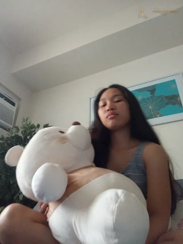 Another photo of Andrea Mae