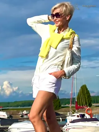 Another photo of YULIYA