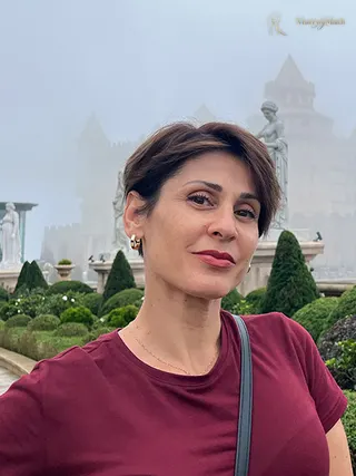 YULIYA, 48