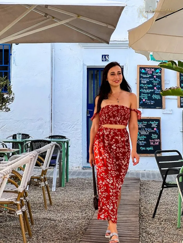 Valeria, 29