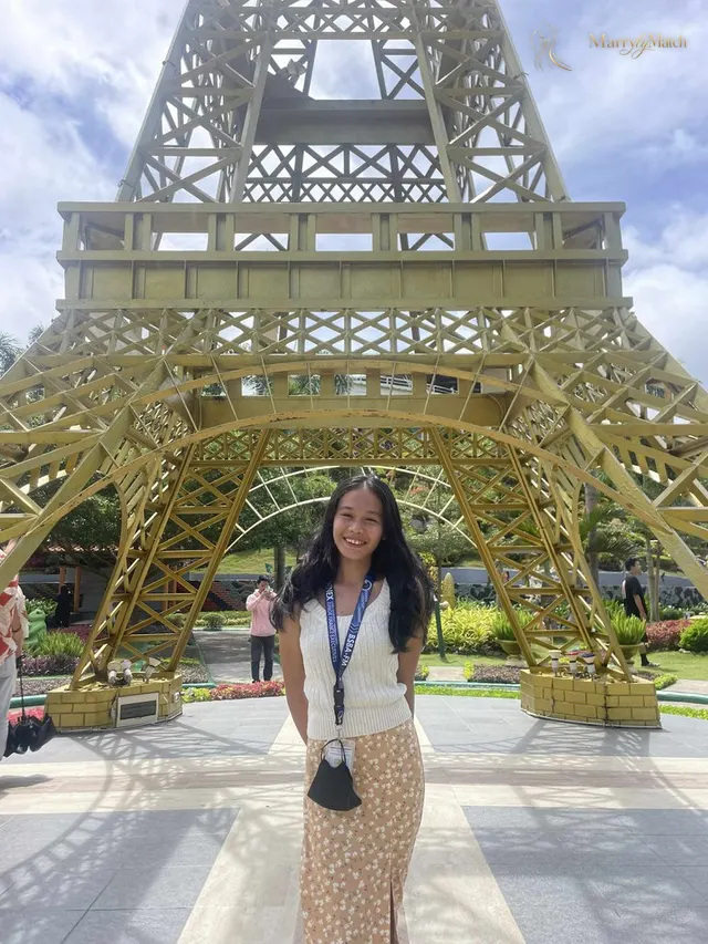 Another photo of Jonalyn