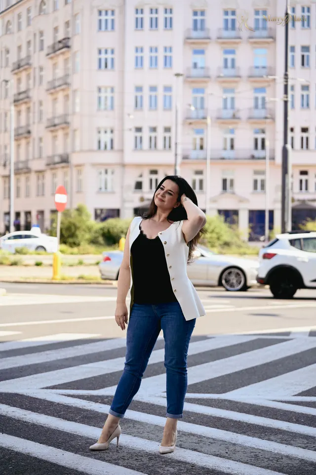 Another photo of Inna