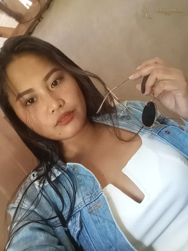 Vivialyn, 29